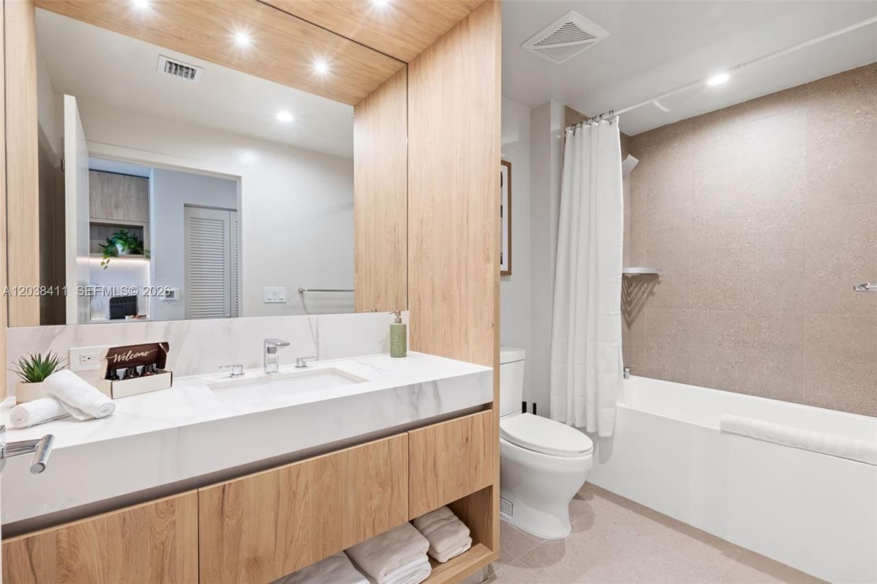 11 NE 6th St, Unit 2406, Miami, FL 33132 Photo