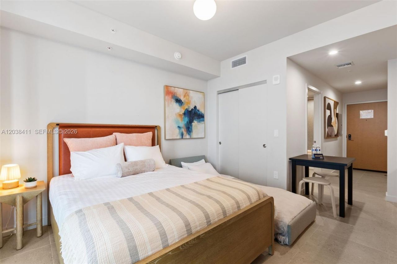 11 NE 6th St, Unit 2406, Miami, FL 33132 Photo