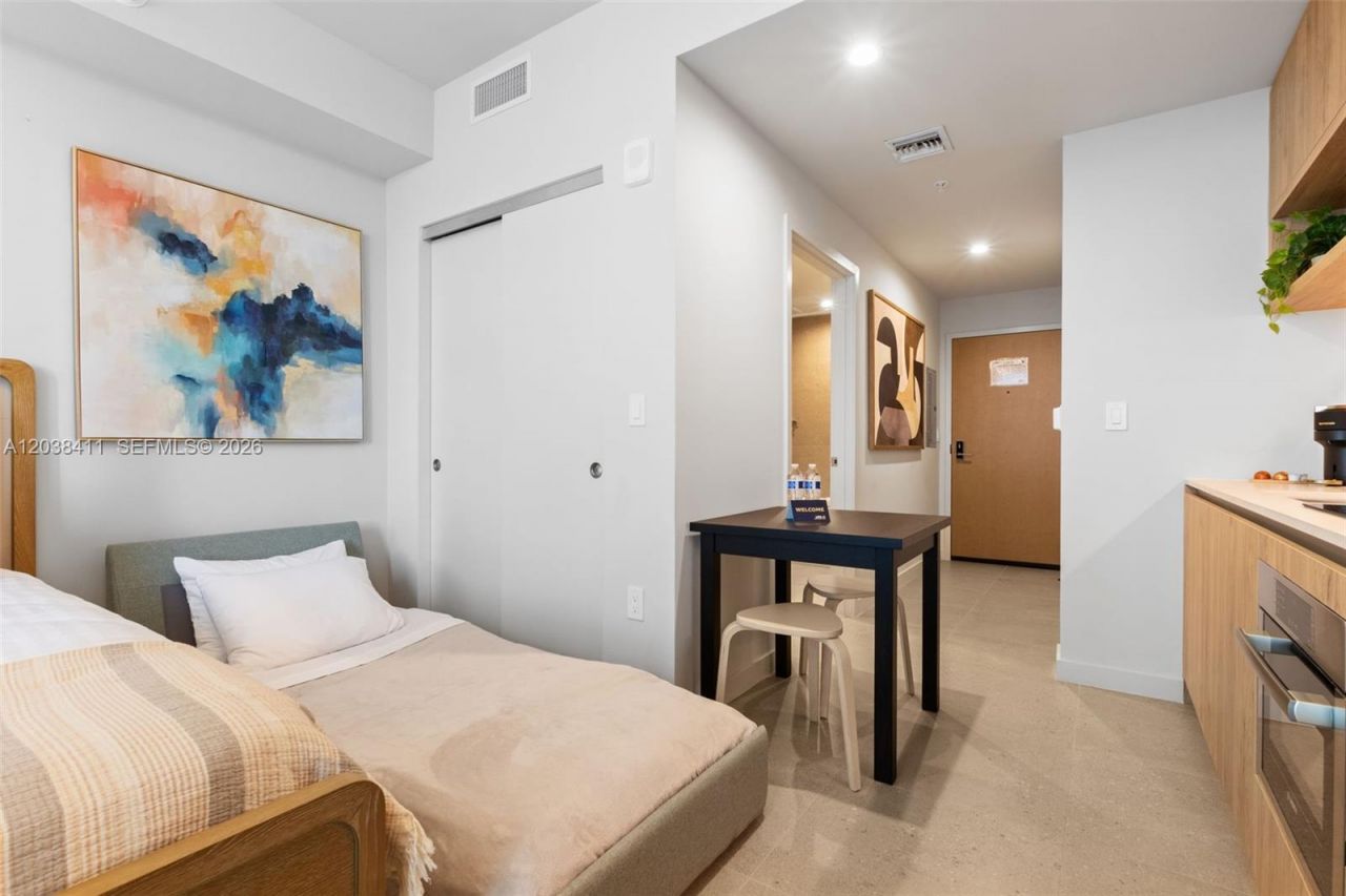 11 NE 6th St, Unit 2406, Miami, FL 33132 Photo