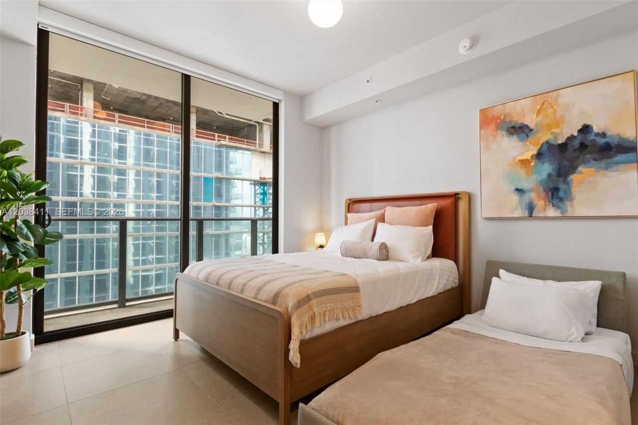 11 NE 6th St, Unit 2406, Miami, FL 33132 Photo