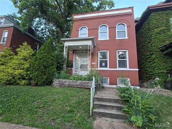 2704 Virginia Avenue , St Louis, MO 63118