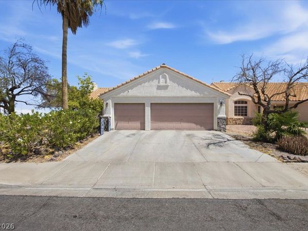 101 Aruba Isle Drive, Henderson, NV 89002