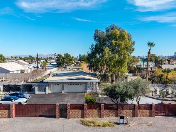 2940 S Bronco Street , Las Vegas, NV 89146