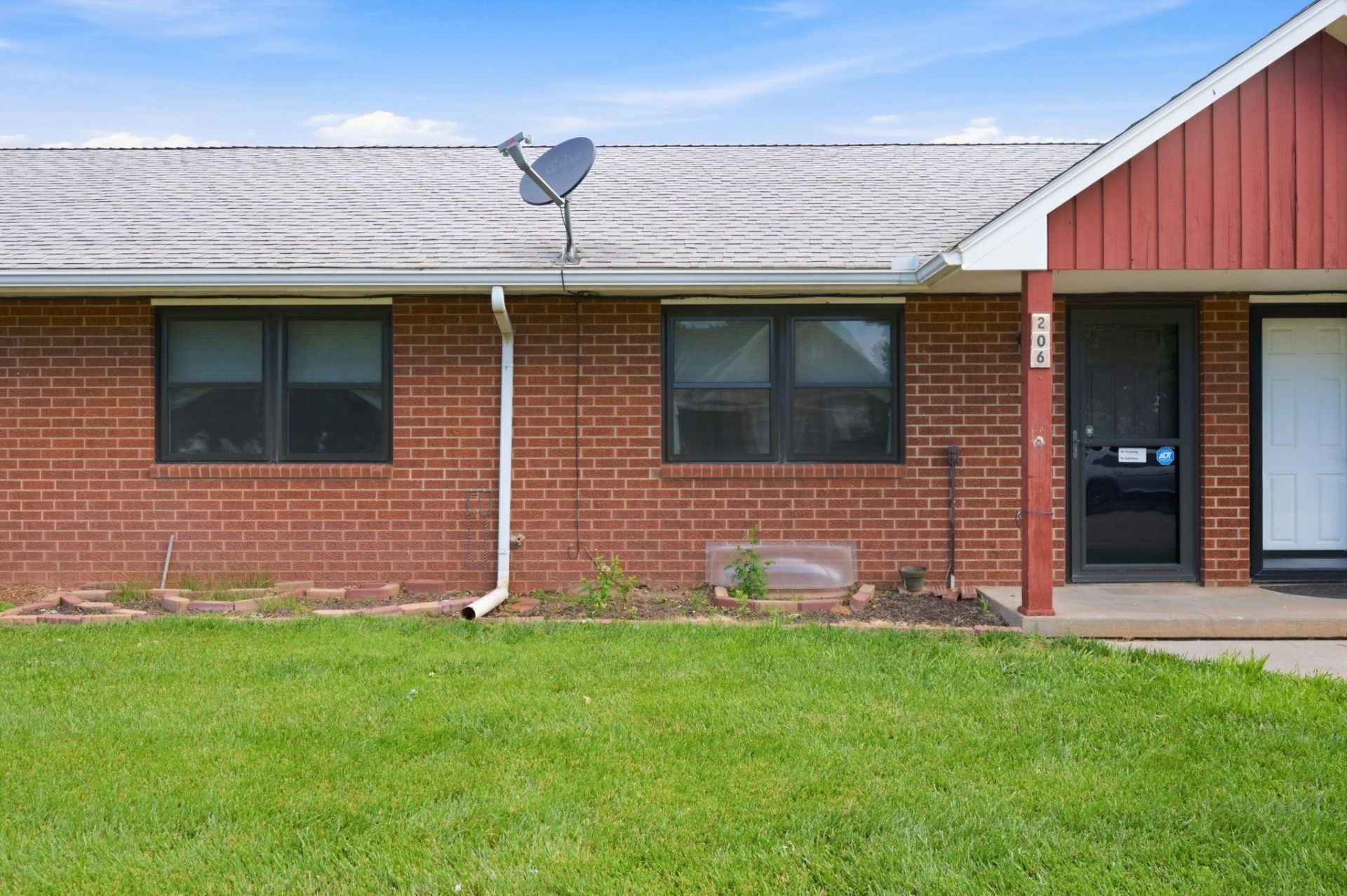 206 E 1st Ave, Cheney, KS 67025 Main Photo