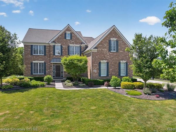 46592 Pinehurst Circle N, Northville Twp, MI 48168