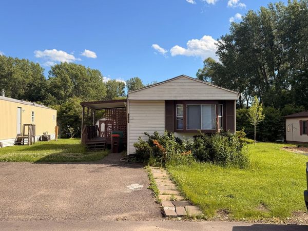 2626 Oak Hill Court E, Maplewood, MN 55119
