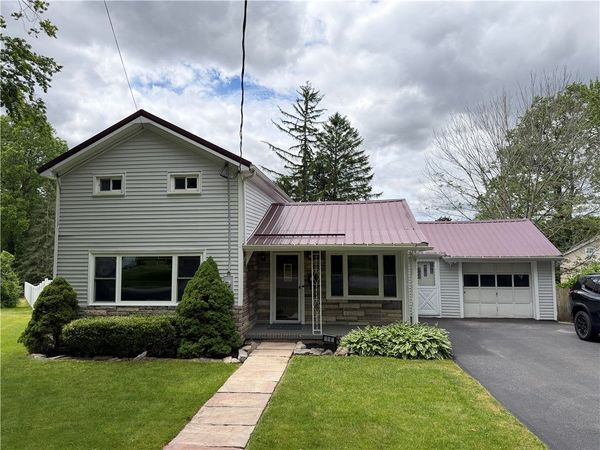 14 Gilbert Street, Le Roy, NY 14482