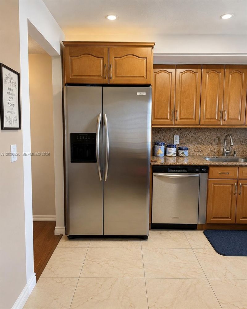 501 Three Islands Blvd , Unit 303, Hallandale Beach, FL 33009 Photo