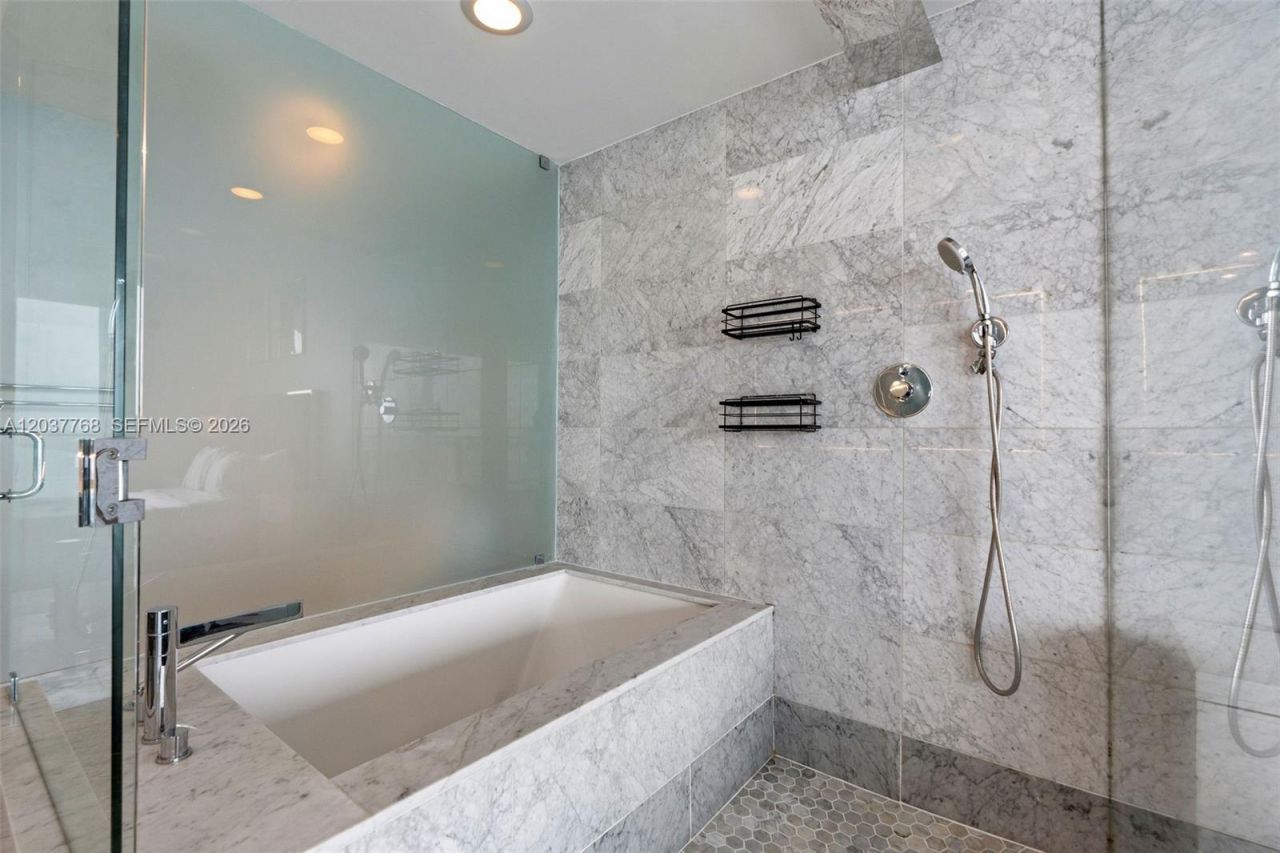 3131 NE 7th Ave, Unit 2402, Miami, FL 33137 Photo