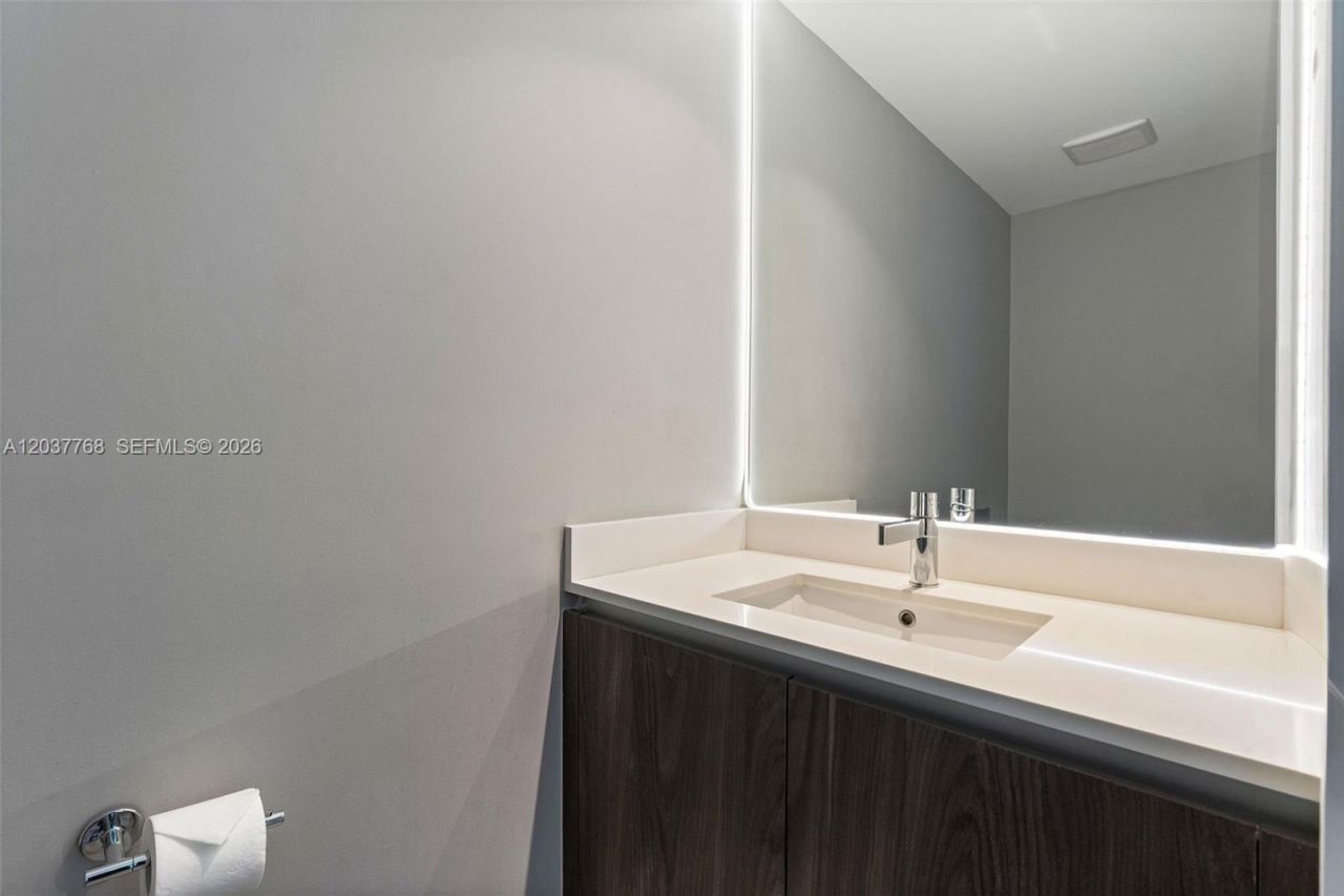 3131 NE 7th Ave, Unit 2402, Miami, FL 33137 Photo
