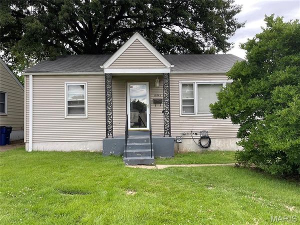 10745 Saint Xavier Lane , St Louis, MO 63074