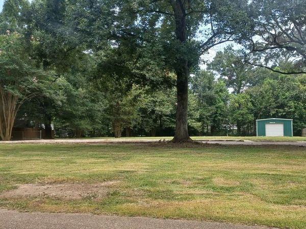 8645 Glen Ellen Dr, Baton Rouge, LA 70809
