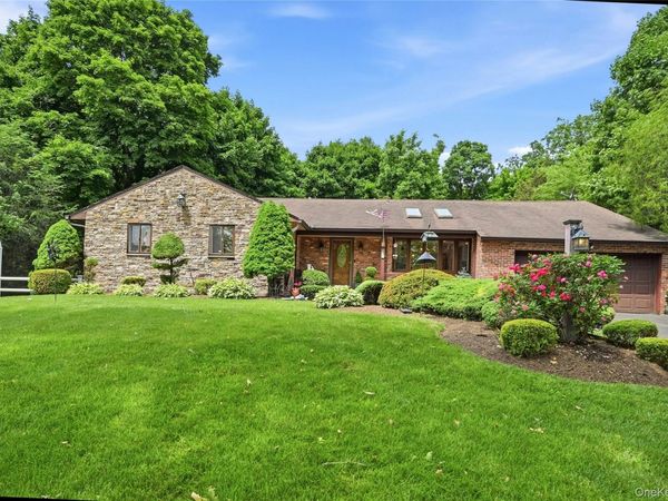 3 Partridge Lane, Huntington, NY 11743
