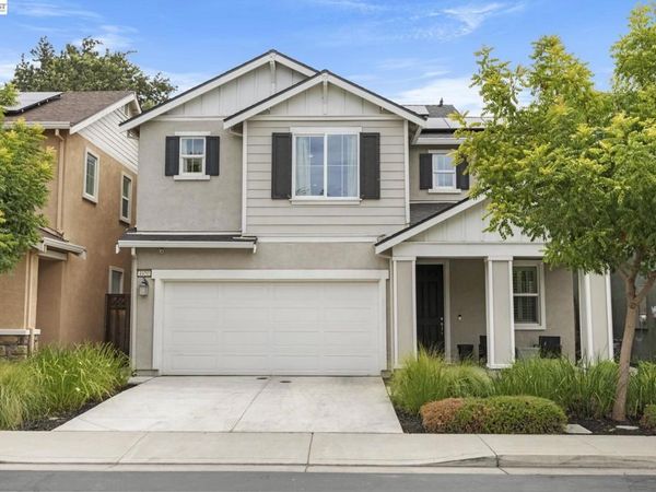 4450 Oakfield Dr, Stockton, CA 95210