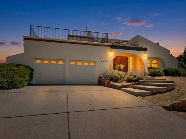 4908 Calle De Luna NE, Albuquerque, NM 87111