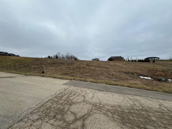 2109 Potenza Drive, Asbury, IA 52002
