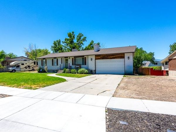 10446 S WEEPING WILLOW DR , Sandy, UT 84070