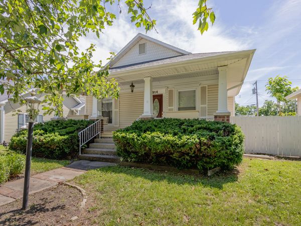 914 S 4th Street, Moberly, MO 65270