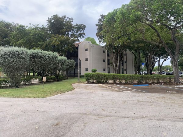 6701 N University Drive, Unit 217, Tamarac, FL 33321