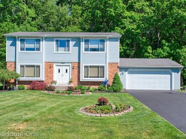 6448 Grand Circle Drive, Genoa Township, Mi 48116