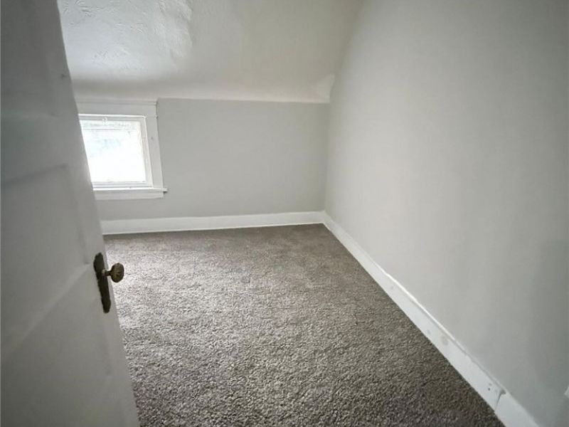 1011 E 72nd Place, Cleveland, OH 44103 Photo 10