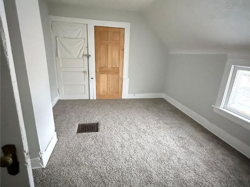 1011 E 72nd Place, Cleveland, OH 44103 Photo 15