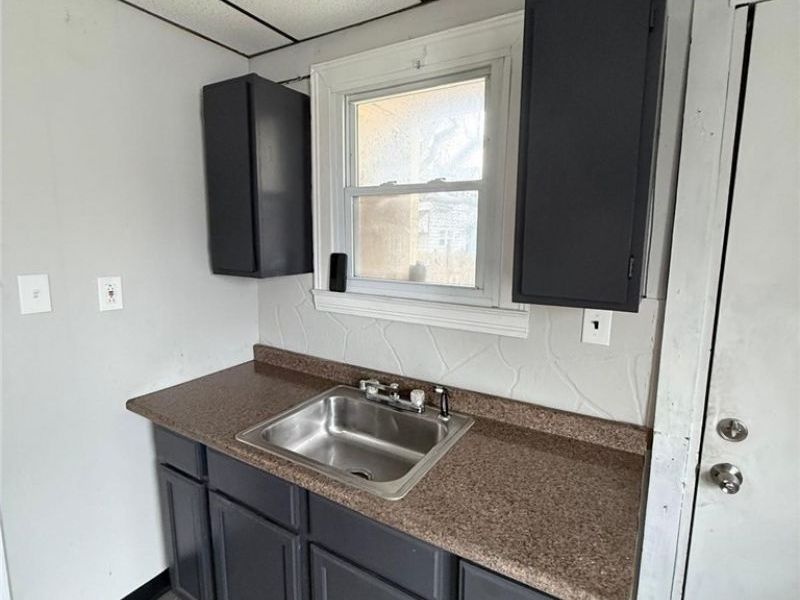 1011 E 72nd Place, Cleveland, OH 44103 Photo 5