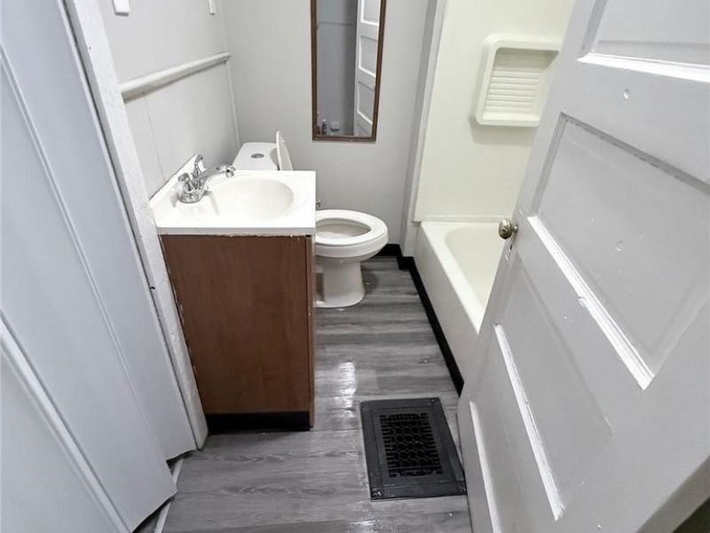 1011 E 72nd Place, Cleveland, OH 44103 Photo 7
