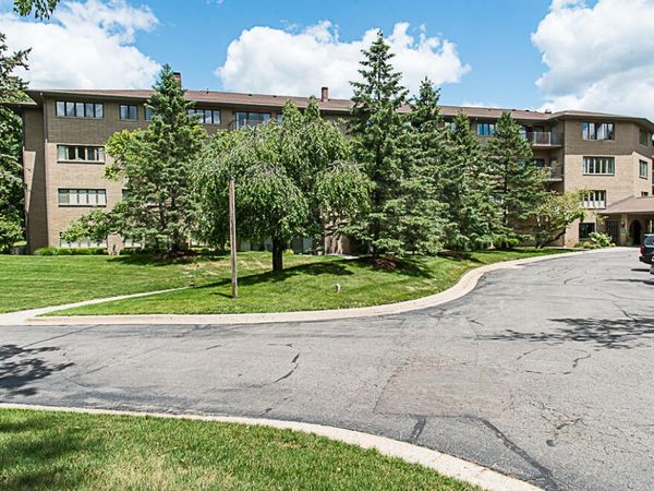 4040 Greenleaf Circle, Unit 408, Kalamazoo, MI 49008