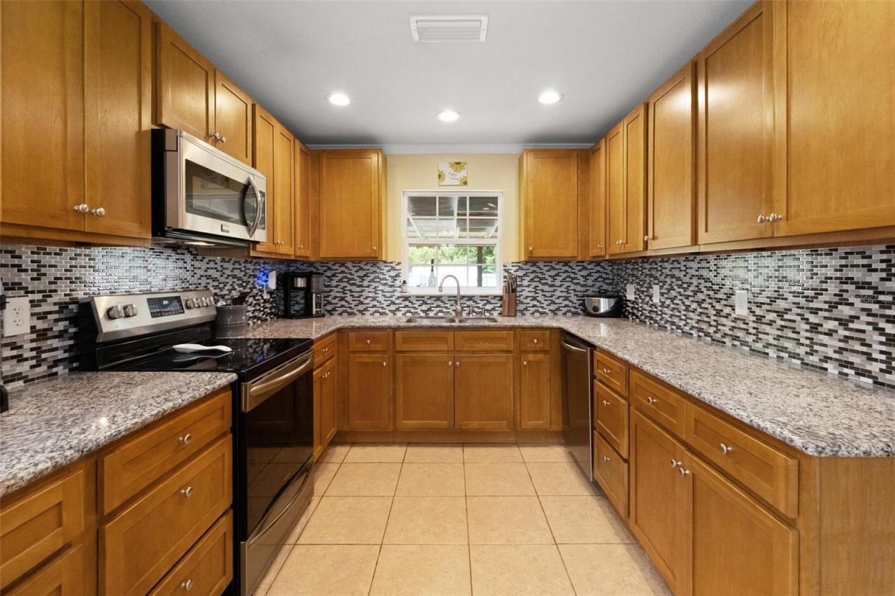 6250 5th Avenue S, Saint Petersburg, FL 33707 Photo