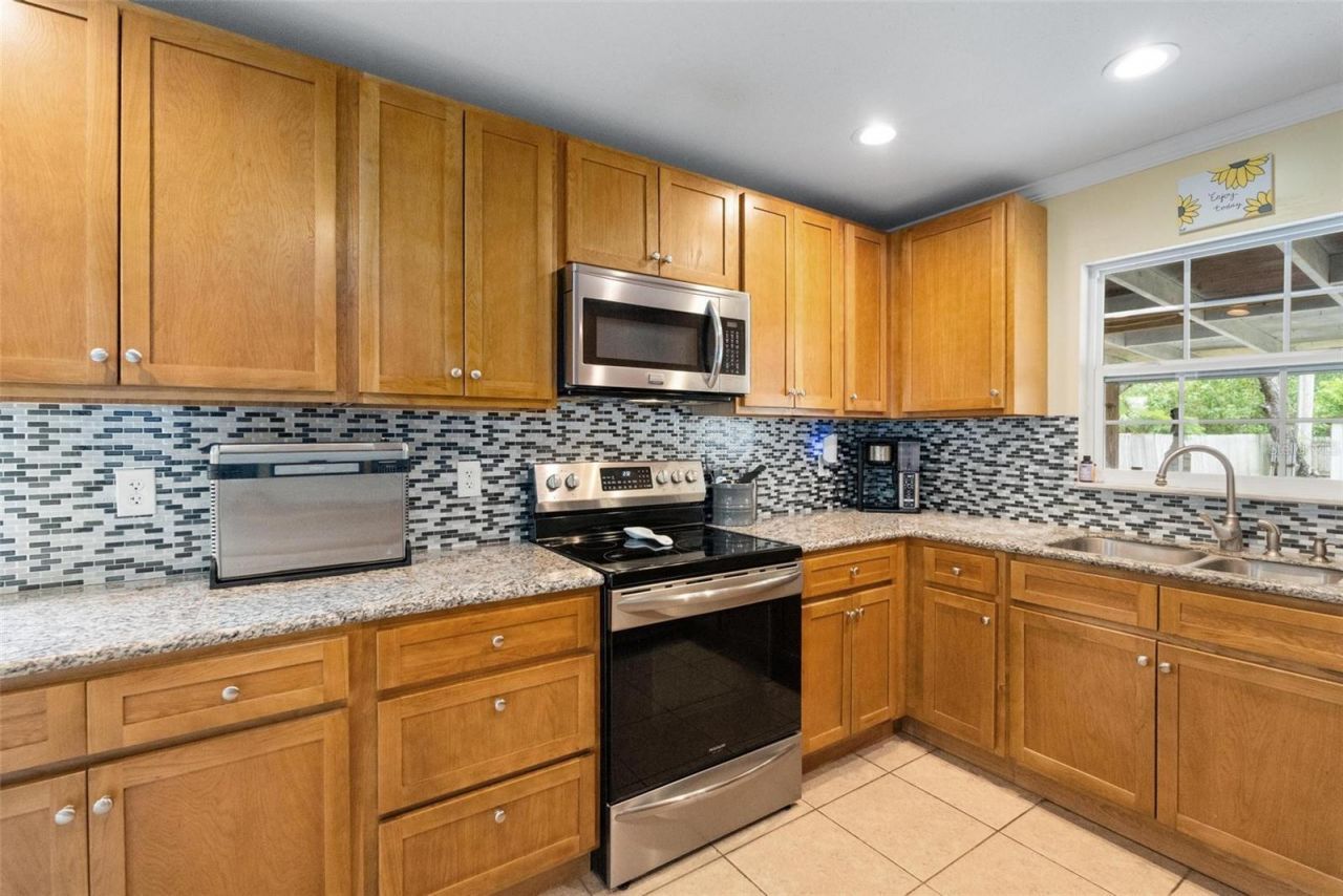 6250 5th Avenue S, Saint Petersburg, FL 33707 Photo