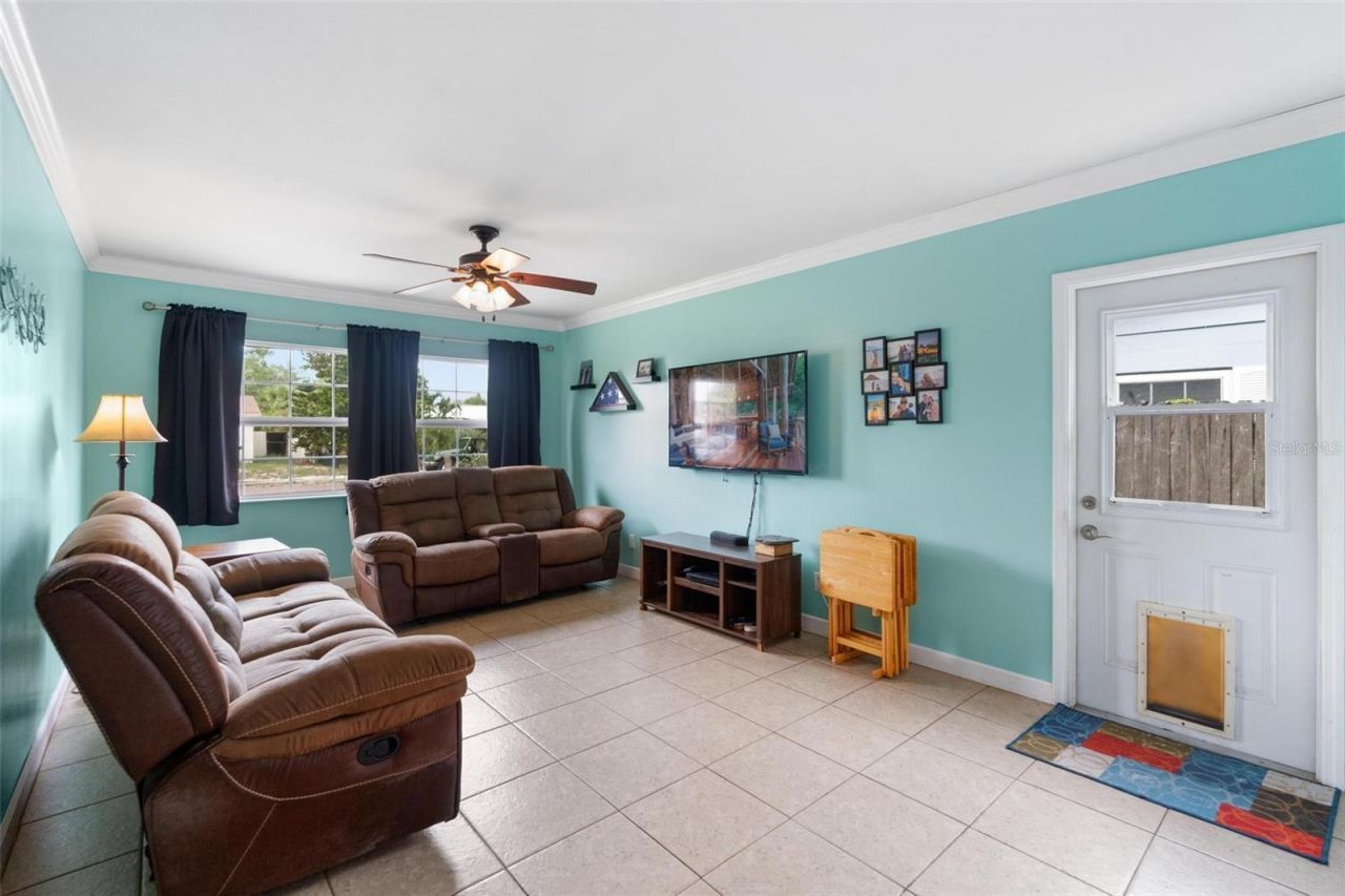 6250 5th Avenue S, Saint Petersburg, FL 33707 Photo