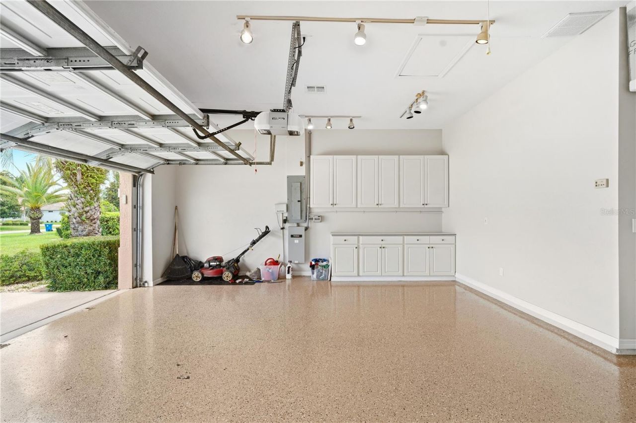9276 Lake Cypress Loop, Weeki Wachee, FL 34613 Photo