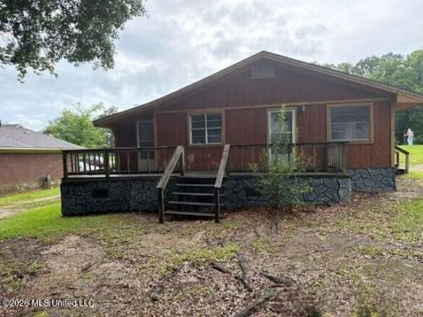 221 N West Street, Mendenhall, MS 39114