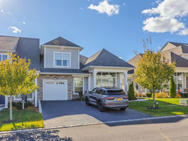 303 Silver Timber Drive , Yaphank, NY 11980