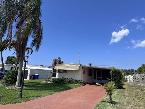 8379 SE Eagle Avenue, Hobe Sound, FL 33455