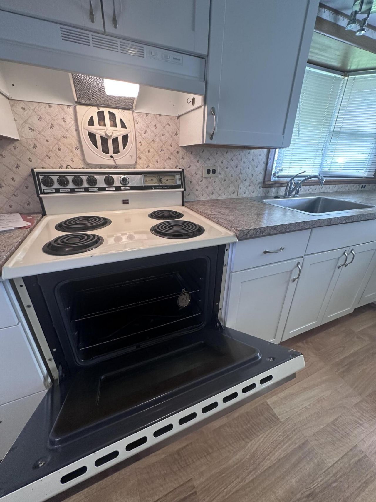 8379 SE Eagle Avenue, Hobe Sound, FL 33455 Photo