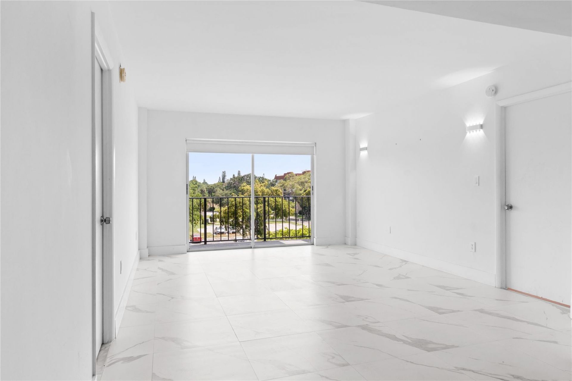 4164 Inverrary Drive, Unit 412, Lauderhill, FL 33319 Photo