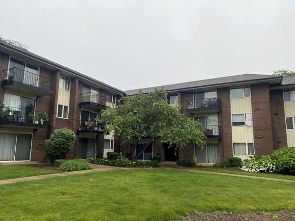 5S100 Pebblewood Lane, Unit D10, Naperville, IL 60563