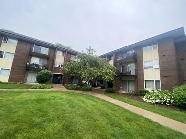5S100 Pebblewood Lane , Unit D10, Naperville, IL 60563