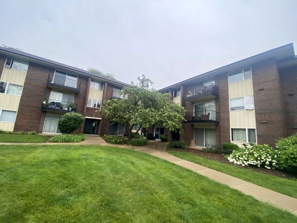 5S100 Pebblewood Lane , Unit D10, Naperville, IL 60563