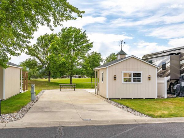 1205 N Country Club Dr, Deer Park, WA 99006