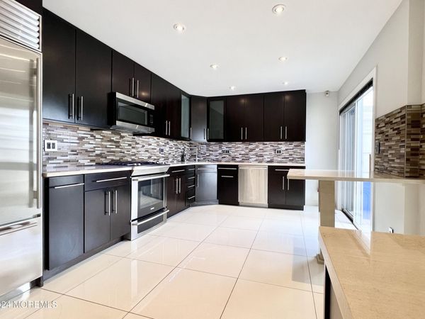 35 Woodpecker Way, Marlboro, NJ 07746