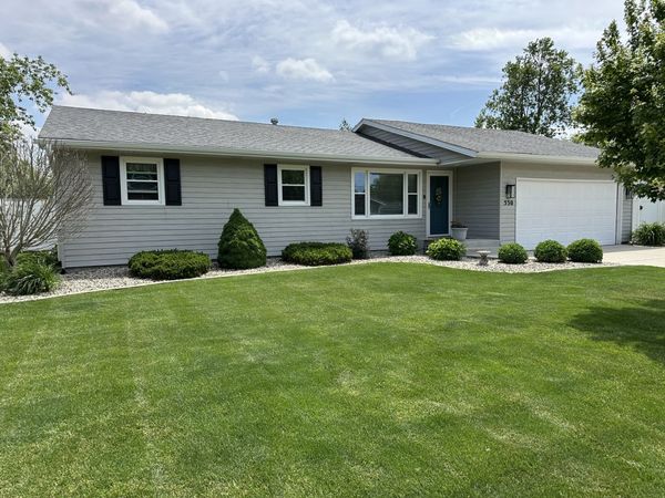 530 N Van Buren Avenue , Bradley, IL 60915