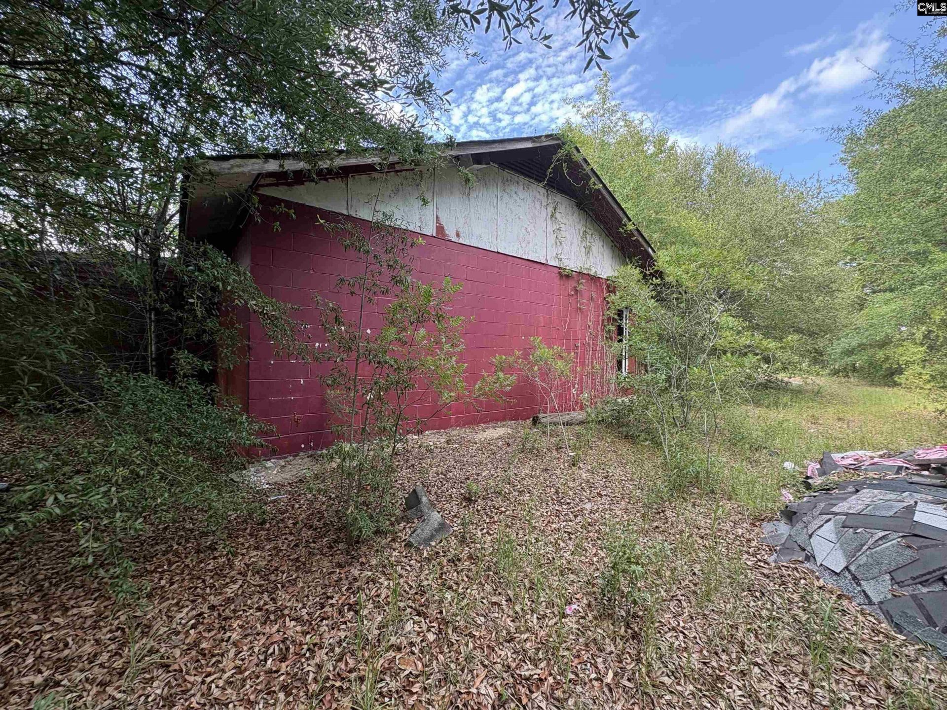 545 Flinns Road  Photo 7