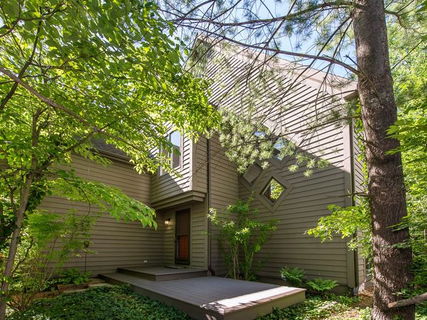 555 Glendale Circle, Ann Arbor, MI 48103
