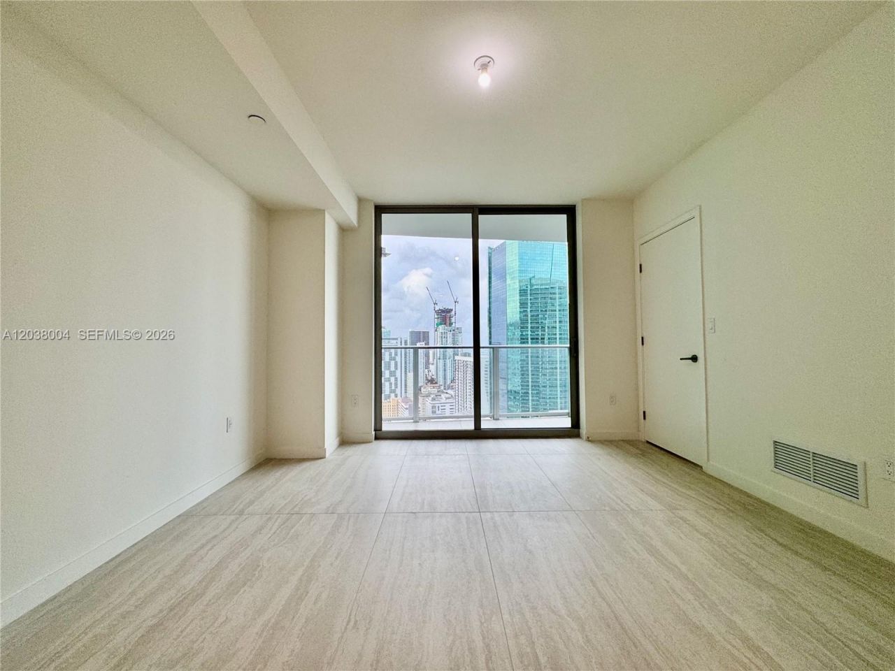 77 SE 5th St, Unit 4002, Miami, FL 33131 Photo