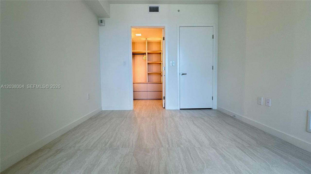77 SE 5th St, Unit 4002, Miami, FL 33131 Photo