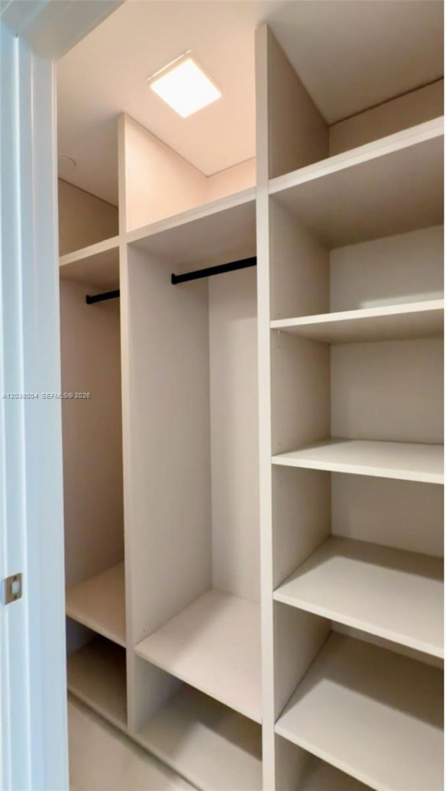 77 SE 5th St, Unit 4002, Miami, FL 33131 Photo