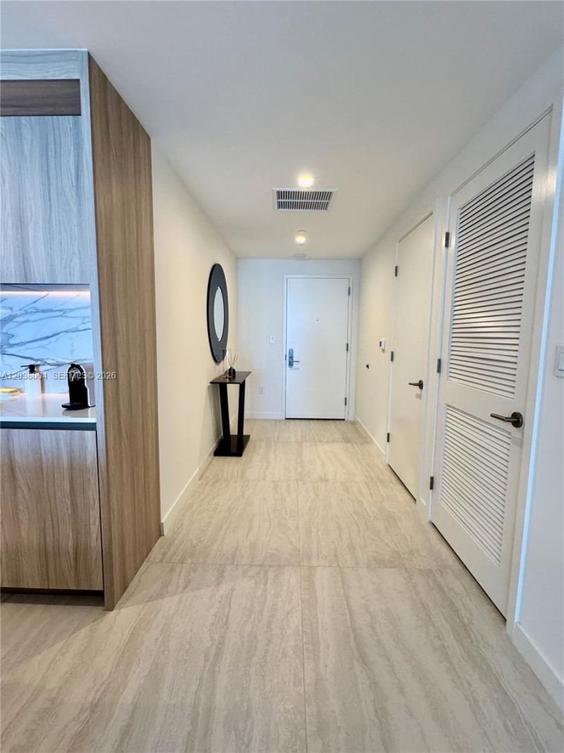 77 SE 5th St, Unit 4002, Miami, FL 33131 Photo